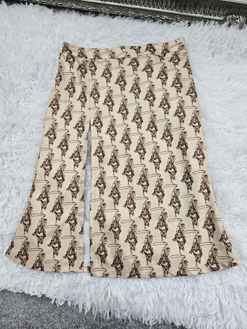 Rodeo Cowboy Theme Print Midi Skirt. Size Medium